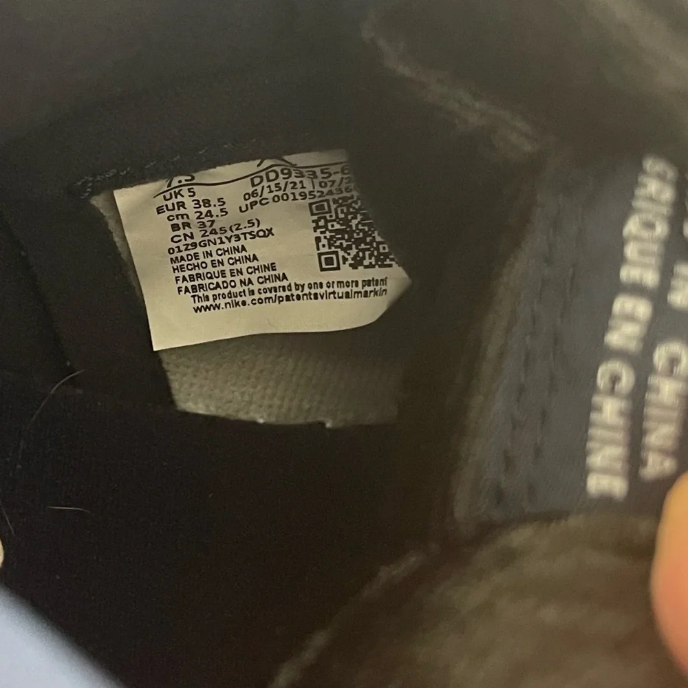 Nike Air Jordan 1 Retro High OG SE Women’s Bubble Gum' 2021 Size 7.5 - Picture 4 of 6